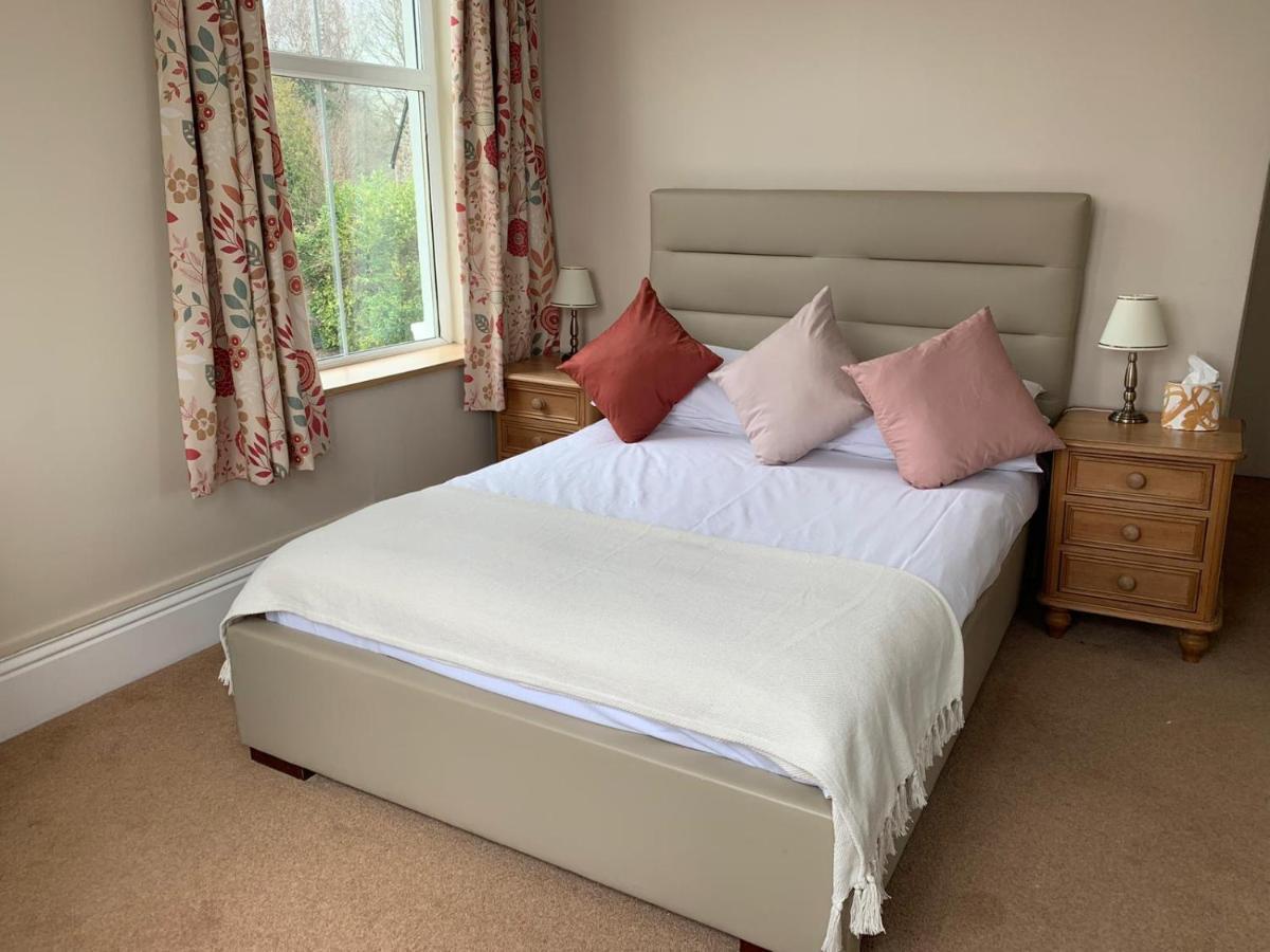 Dolphin Hotel Bovey Tracey Exteriör bild