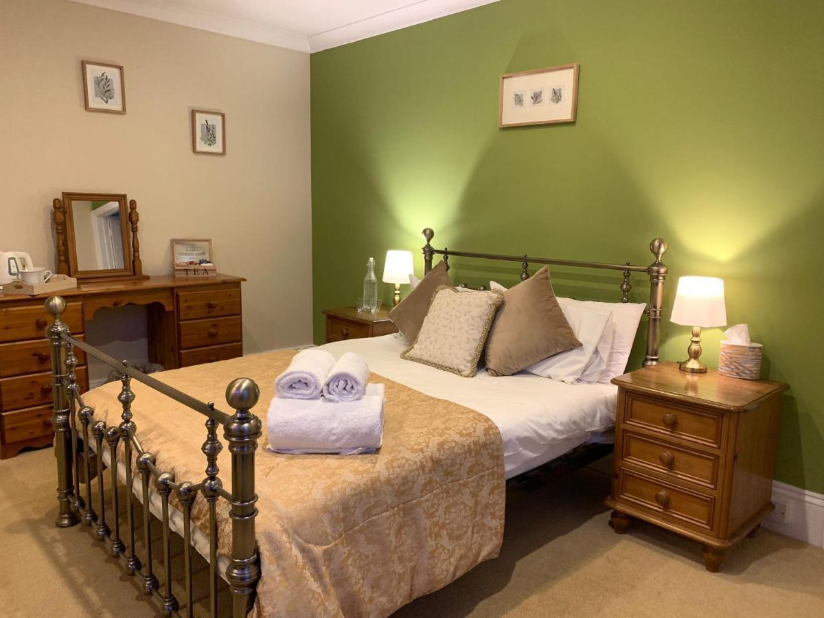 Dolphin Hotel Bovey Tracey Exteriör bild